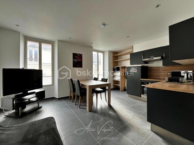 Studio - 25 m² - 1 pièce