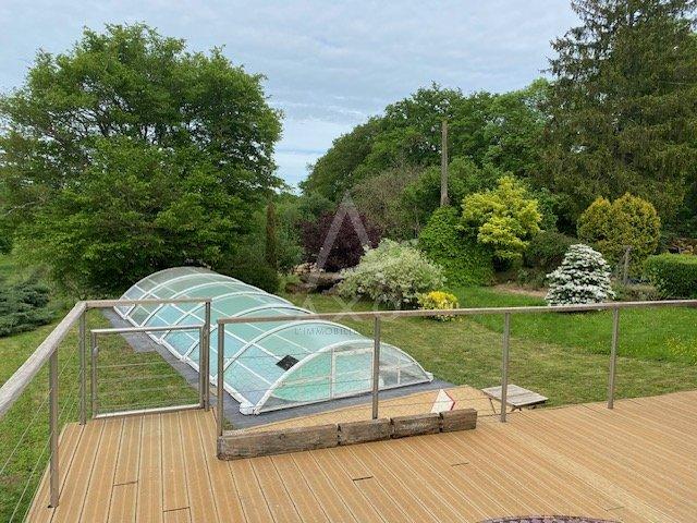 Maison - 275 m² - 6 pièces