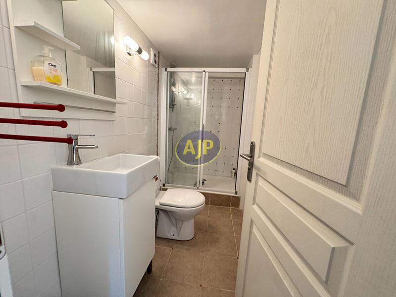 Maison - 201 m² - 11 pièces