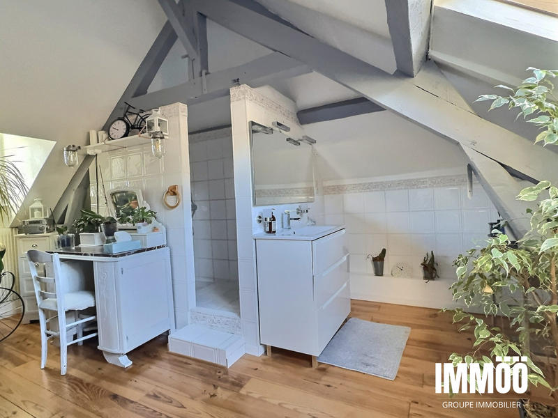 Maison - 352 m² - 8 pièces