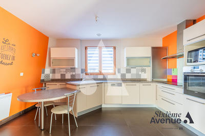 Appartement - 95 m² - 5 pièces