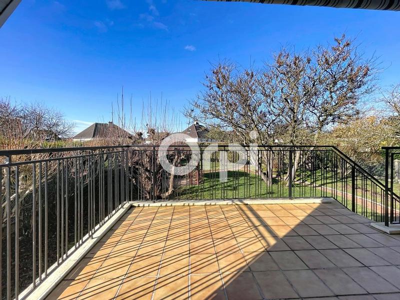 Maison - 104 m² - 6 pièces