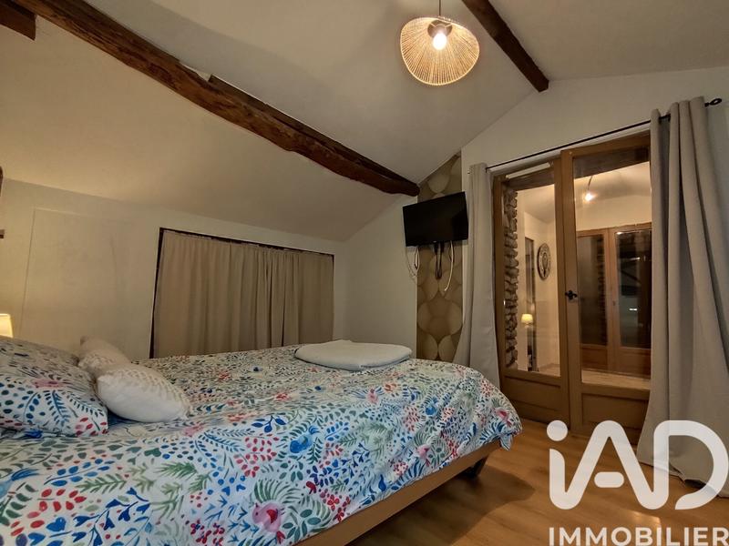 Maison - 207 m² - 9 pièces