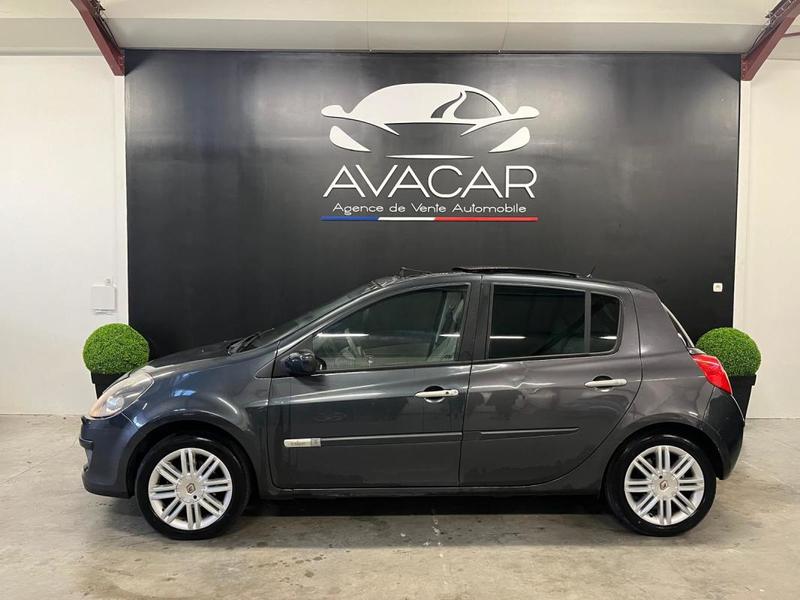 Renault Clio III 5 Portes 1.5 dCi 105 cv Initiale / Toit Ouvrant