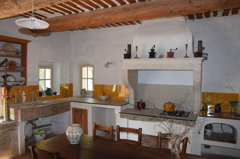 Mas - 480 m² - 11 pièces