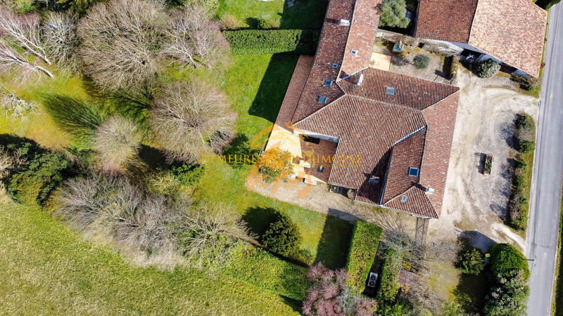 Ferme - 417 m² - 6 pièces