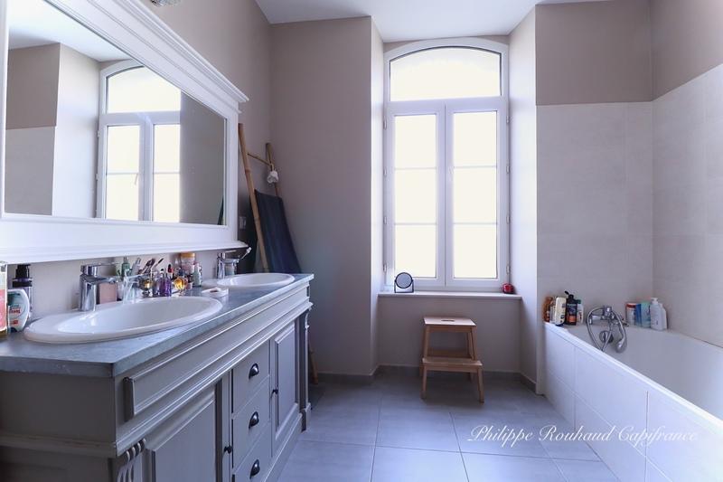 Maison de maîtres - 255 m² - 17 pièces