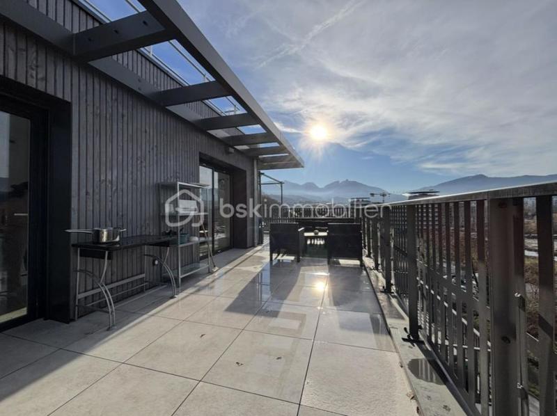 Appartement - 94 m² - 5 pièces