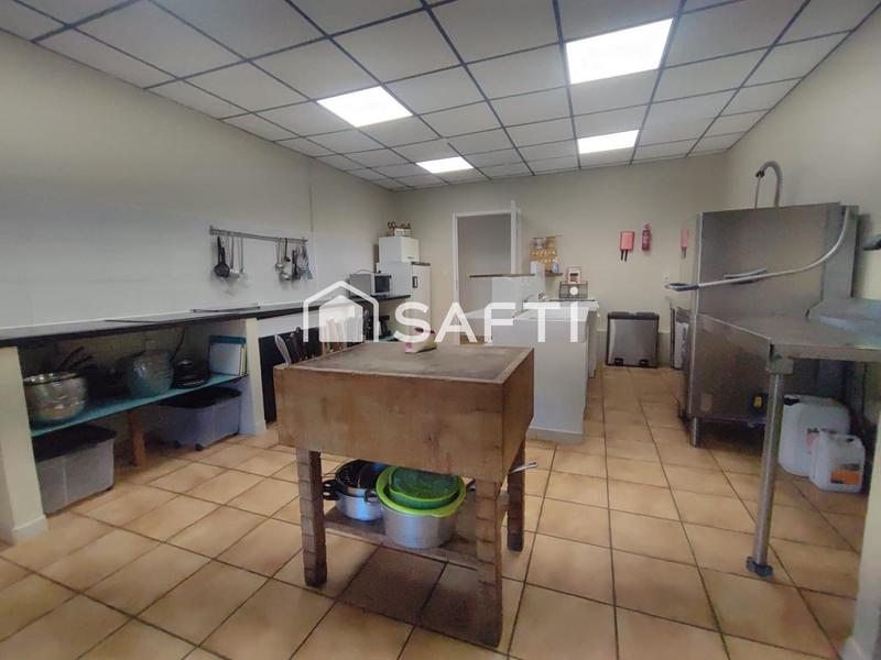 Maison - 375 m² - 13 pièces