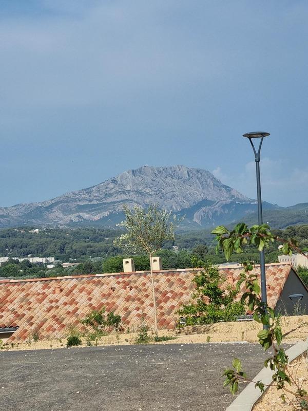 Terrain constructible - 1 060 m²