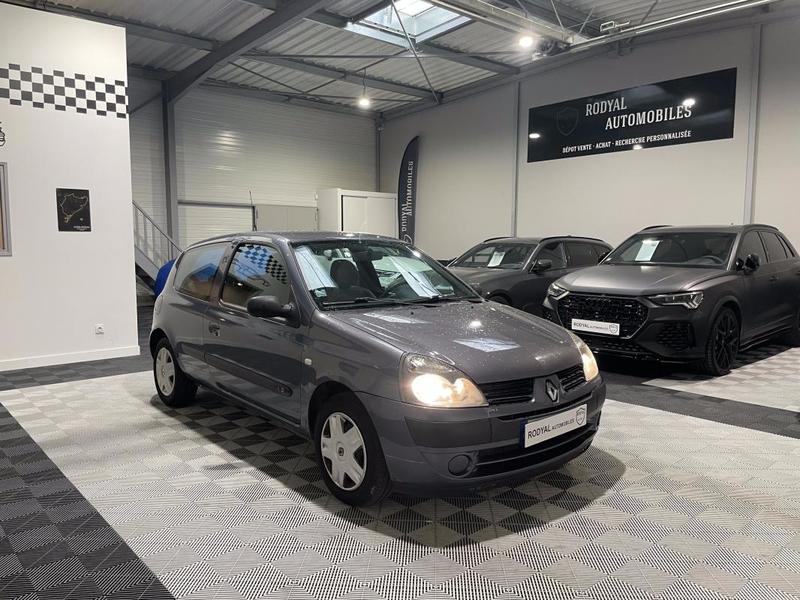 Renault Clio II 3 Portes Phase 2 1.2 i 60 cv
