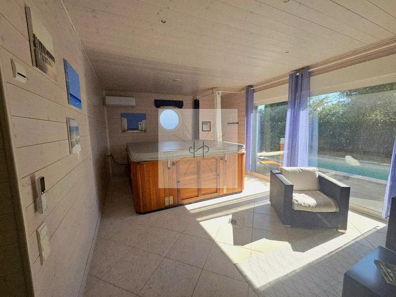 Maison - 176 m² - 7 pièces