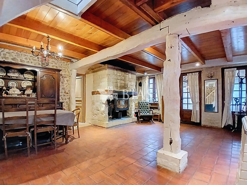Maison ancienne - 177 m² - 5 pièces