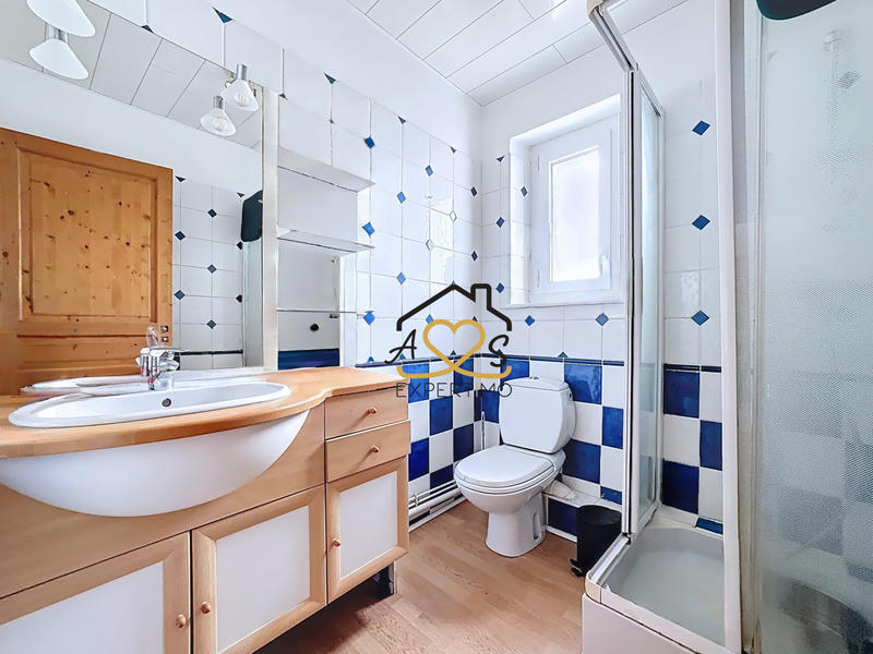 Maison - 176 m² - 9 pièces