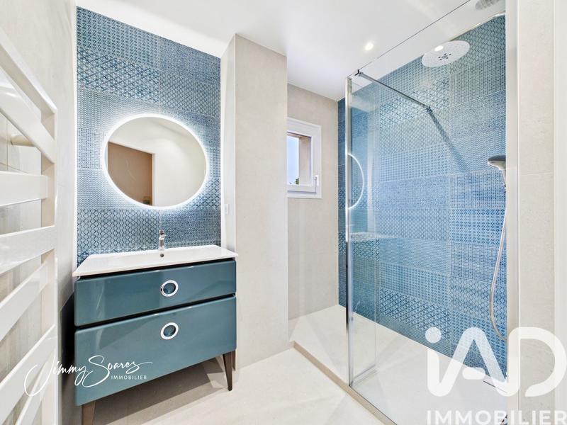 Maison - 190 m² - 8 pièces