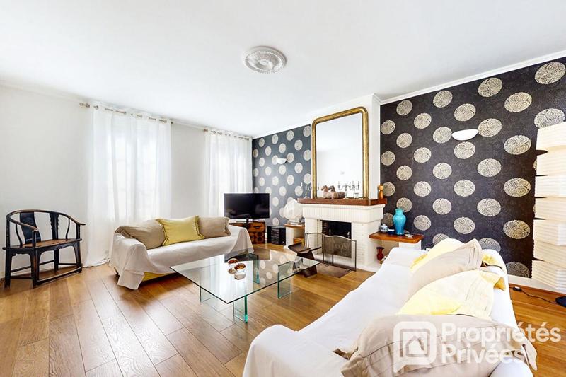 Maison - 331 m² - 11 pièces