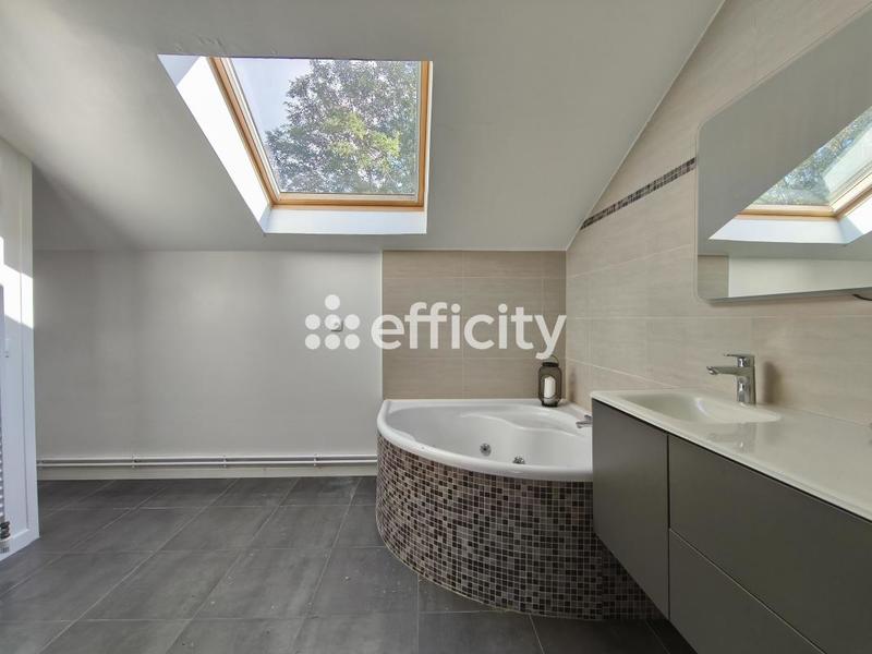 Maison de village - 237 m² - 8 pièces