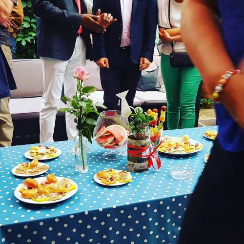 Le Cdv - Bar Lounge &amp; Chambres Insolites