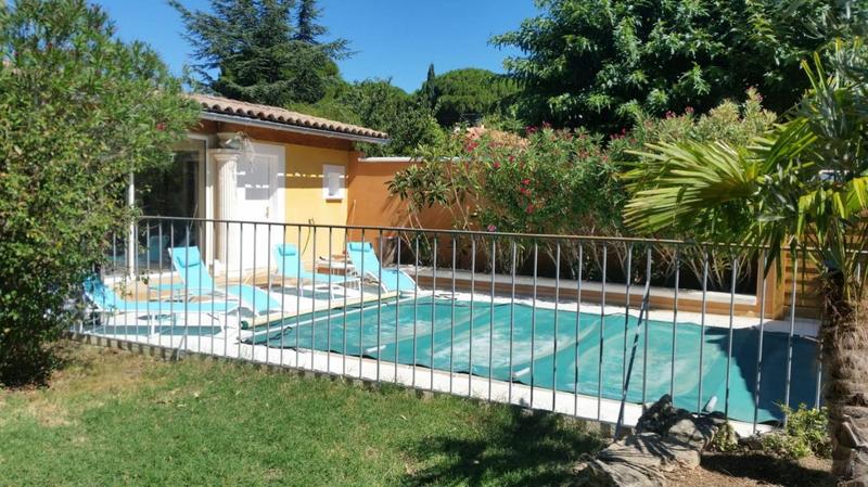 Maison - 240 m² - 6 pièces