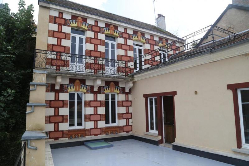 Maison - 186 m² - 7 pièces