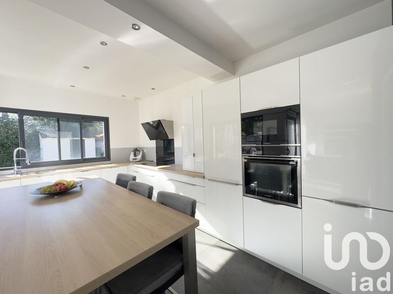 Maison - 180 m² - 7 pièces