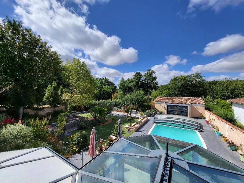 Maison - 269 m² - 10 pièces