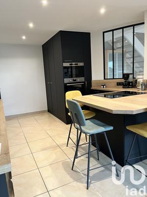 Maison - 138 m² - 8 pièces