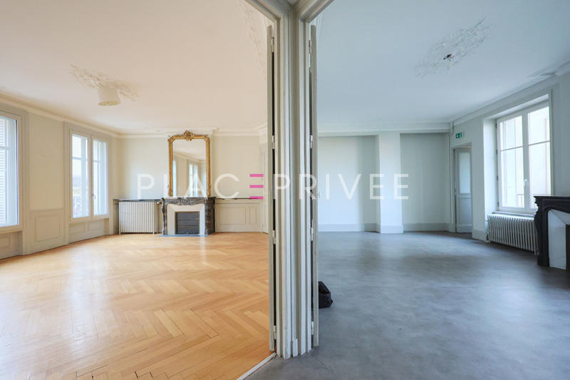 Bureau - 128 m² - 4 pièces