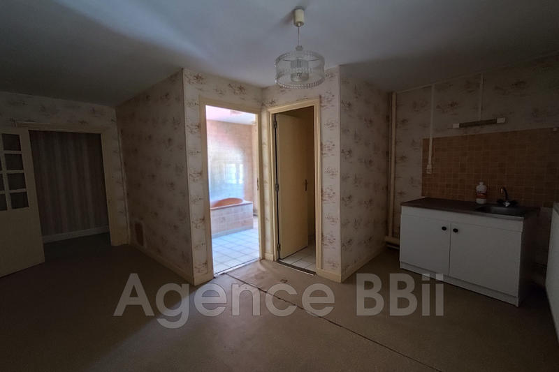 Maison - 284 m² - 2 pièces