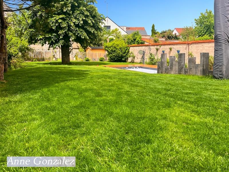 Maison bourgeoise - 200 m² - 8 pièces