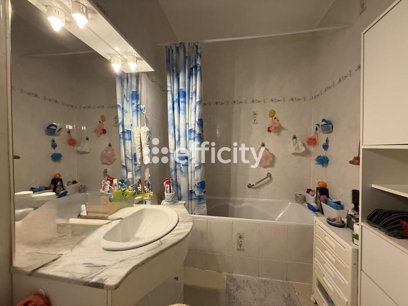 Immeuble - 365 m² - 15 pièces