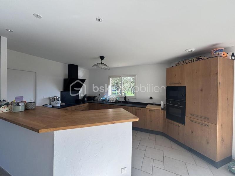 Maison traditionnelle - 155 m² - 6 pièces