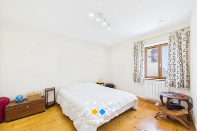 Maison - 235 m² - 10 pièces