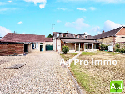 Maison ancienne - 210 m² - 7 pièces