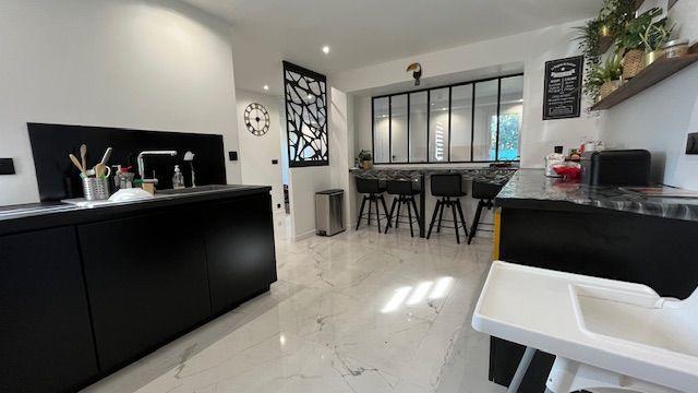 Maison - 135 m² - 7 pièces