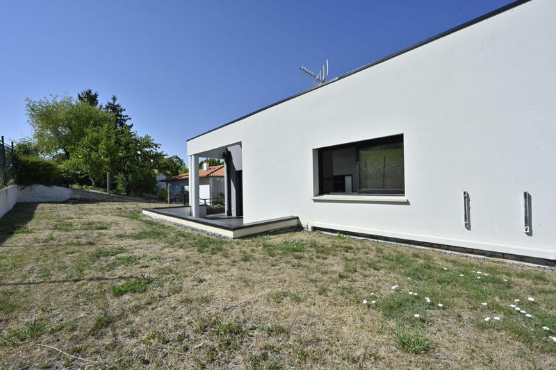 Maison - 202 m² - 5 pièces