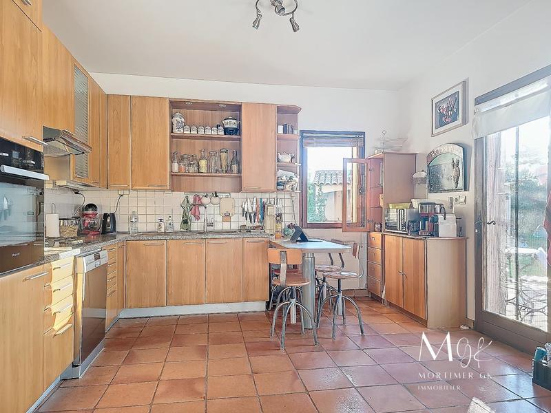 Maison - 180 m² - 8 pièces