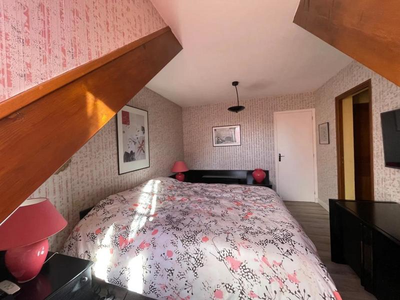 Maison - 205 m² - 7 pièces