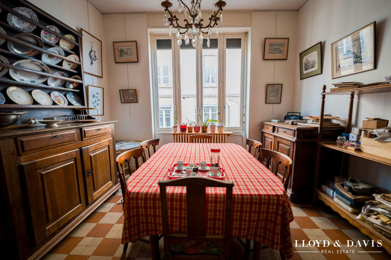 Appartement - 175 m² - 7 pièces