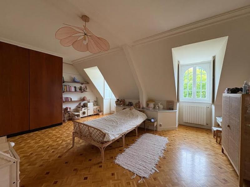 Demeure - 427 m² - 7 pièces