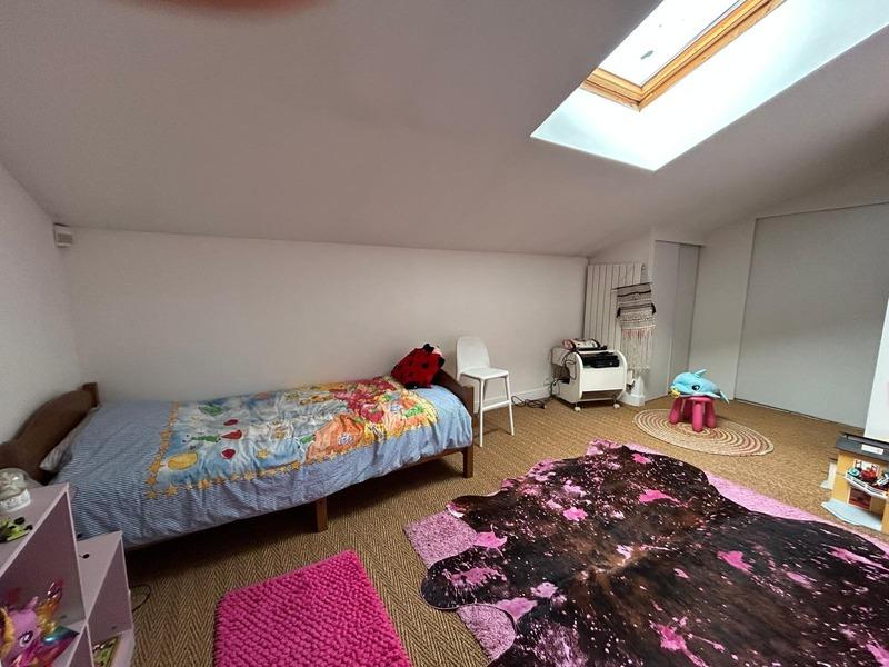 Maison - 230 m² - 7 pièces