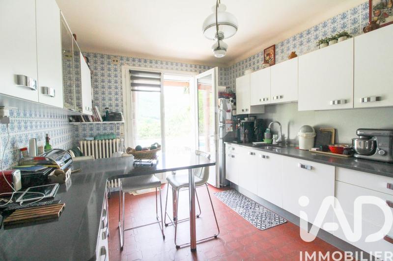 Maison - 275 m² - 6 pièces