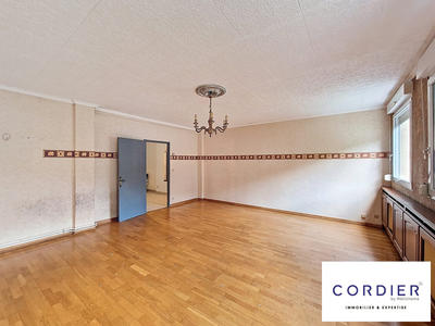 Appartement - 97 m² - 4 pièces