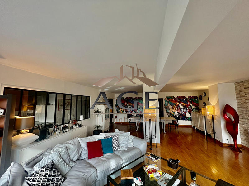 Appartement - 180 m² - 6 pièces