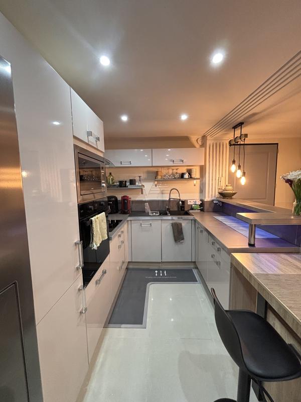 Appartement - 76 m² - 3 pièces