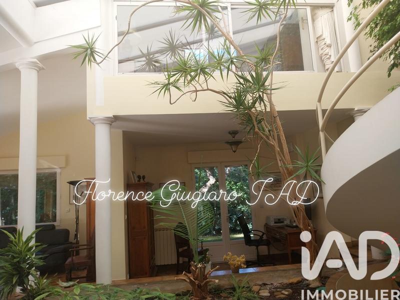 Maison - 292 m² - 8 pièces