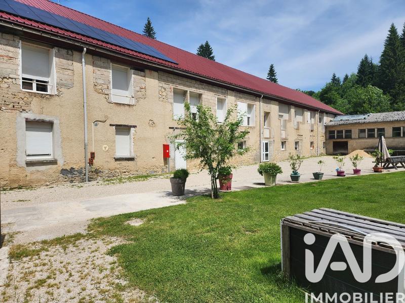 Maison - 891 m² - 15 pièces