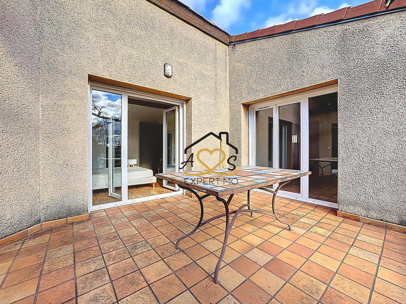 Maison - 263 m² - 11 pièces