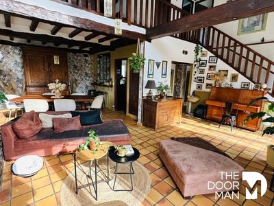 Maison - 205 m² - 8 pièces