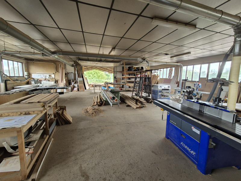 Local d'activités - 900 m²